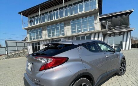 Toyota C-HR I рестайлинг, 2017 год, 1 550 000 рублей, 4 фотография