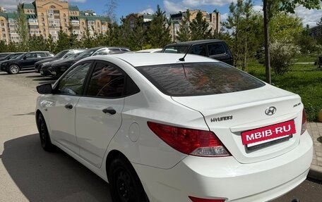 Hyundai Solaris II рестайлинг, 2013 год, 630 000 рублей, 4 фотография