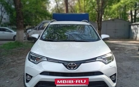 Toyota RAV4, 2017 год, 3 050 000 рублей, 3 фотография