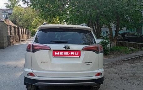 Toyota RAV4, 2017 год, 3 050 000 рублей, 5 фотография