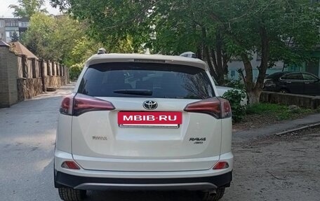 Toyota RAV4, 2017 год, 3 050 000 рублей, 9 фотография