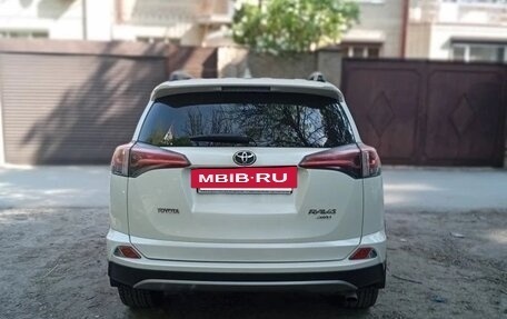 Toyota RAV4, 2017 год, 3 050 000 рублей, 7 фотография