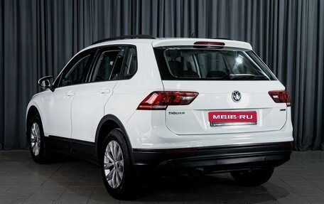Volkswagen Tiguan II, 2019 год, 2 349 000 рублей, 2 фотография