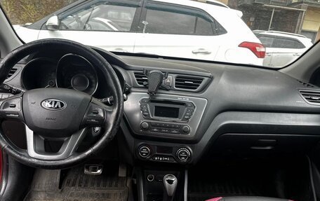 KIA Rio III рестайлинг, 2013 год, 900 000 рублей, 5 фотография
