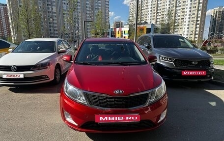 KIA Rio III рестайлинг, 2013 год, 900 000 рублей, 3 фотография