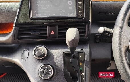 Toyota Sienta II, 2019 год, 1 490 000 рублей, 24 фотография