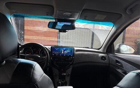 Chevrolet Cruze II, 2010 год, 695 000 рублей, 7 фотография