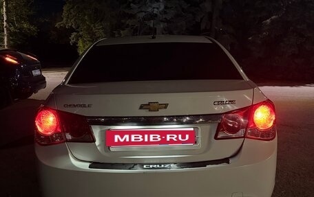 Chevrolet Cruze II, 2010 год, 695 000 рублей, 5 фотография