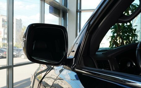 Toyota Land Cruiser 200, 2019 год, 7 899 999 рублей, 7 фотография