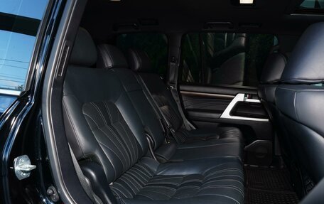 Toyota Land Cruiser 200, 2019 год, 7 899 999 рублей, 11 фотография