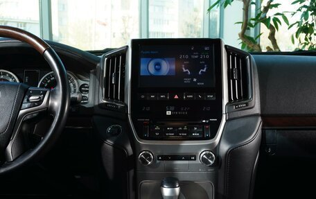 Toyota Land Cruiser 200, 2019 год, 7 899 999 рублей, 21 фотография