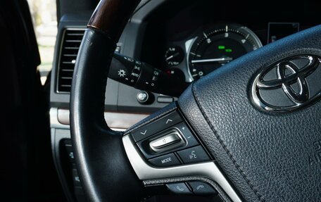 Toyota Land Cruiser 200, 2019 год, 7 899 999 рублей, 18 фотография