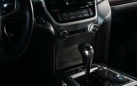 Toyota Land Cruiser 200, 2019 год, 7 899 999 рублей, 20 фотография