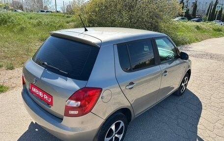 Skoda Fabia II, 2013 год, 900 000 рублей, 10 фотография