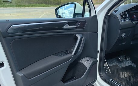 Volkswagen Tiguan II, 2018 год, 3 500 000 рублей, 28 фотография