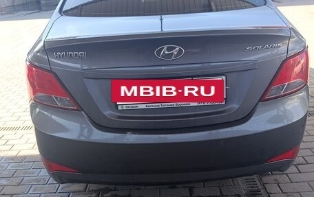 Hyundai Solaris II рестайлинг, 2015 год, 1 000 000 рублей, 5 фотография