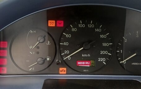 Mazda 323, 1998 год, 390 000 рублей, 10 фотография