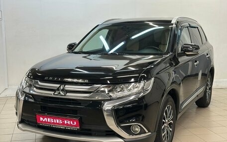 Mitsubishi Outlander III рестайлинг 3, 2017 год, 1 980 000 рублей, 1 фотография