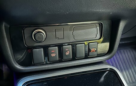 Mitsubishi Outlander III рестайлинг 3, 2017 год, 1 980 000 рублей, 8 фотография