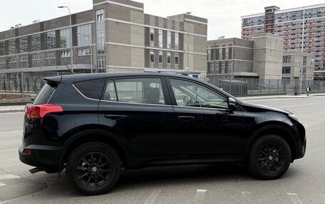 Toyota RAV4, 2015 год, 1 880 000 рублей, 2 фотография