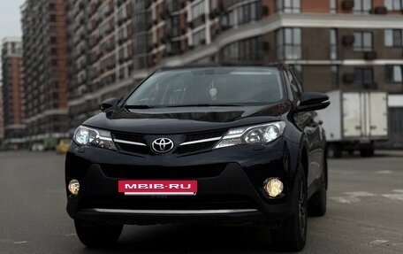 Toyota RAV4, 2015 год, 1 880 000 рублей, 4 фотография