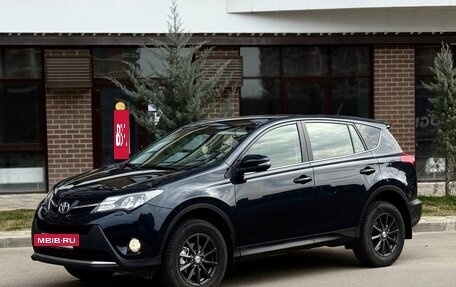 Toyota RAV4, 2015 год, 1 880 000 рублей, 6 фотография