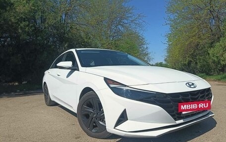 Hyundai Elantra, 2020 год, 2 100 000 рублей, 2 фотография