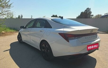 Hyundai Elantra, 2020 год, 2 100 000 рублей, 4 фотография