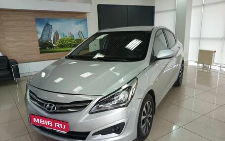 Hyundai Solaris II рестайлинг, 2015 год, 925 000 рублей, 1 фотография