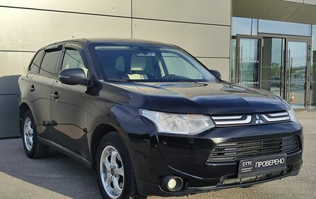 Mitsubishi Outlander III рестайлинг 3, 2013 год, 1 470 000 рублей, 3 фотография