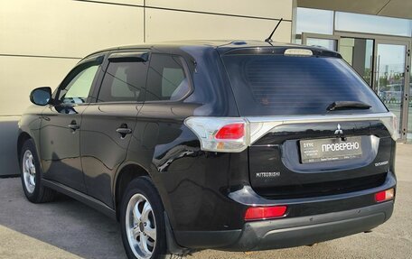 Mitsubishi Outlander III рестайлинг 3, 2013 год, 1 470 000 рублей, 8 фотография