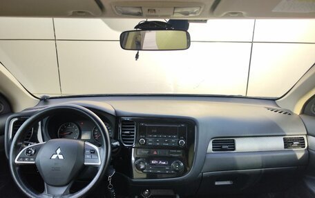 Mitsubishi Outlander III рестайлинг 3, 2013 год, 1 470 000 рублей, 17 фотография