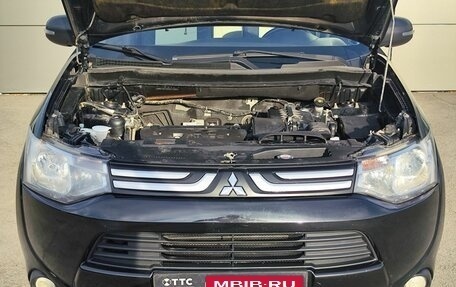 Mitsubishi Outlander III рестайлинг 3, 2013 год, 1 470 000 рублей, 11 фотография