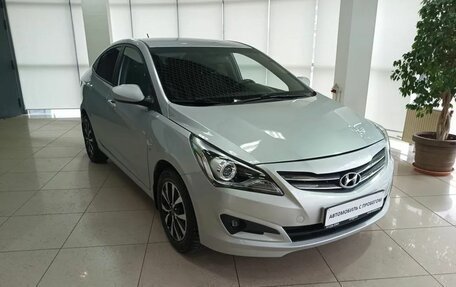 Hyundai Solaris II рестайлинг, 2015 год, 925 000 рублей, 3 фотография