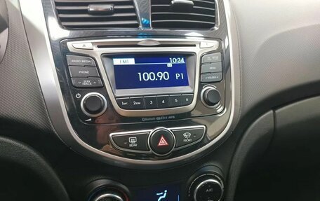 Hyundai Solaris II рестайлинг, 2015 год, 925 000 рублей, 11 фотография