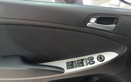 Hyundai Solaris II рестайлинг, 2015 год, 925 000 рублей, 13 фотография