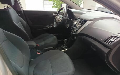 Hyundai Solaris II рестайлинг, 2015 год, 925 000 рублей, 14 фотография