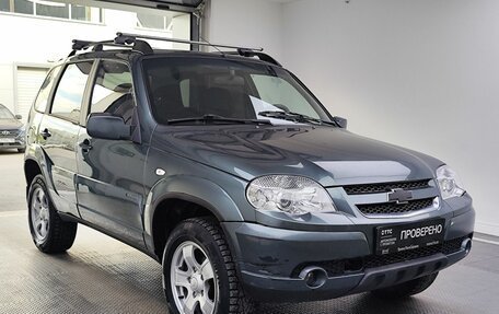 Chevrolet Niva I рестайлинг, 2011 год, 720 000 рублей, 3 фотография