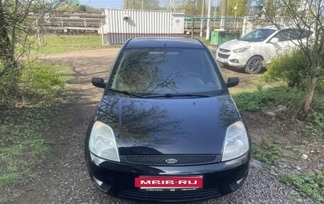 Ford Fiesta, 2005 год, 300 000 рублей, 2 фотография