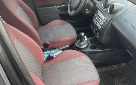 Ford Fiesta, 2005 год, 300 000 рублей, 29 фотография
