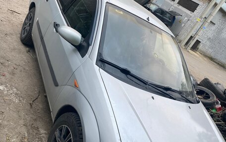 Ford Focus IV, 2001 год, 140 000 рублей, 2 фотография
