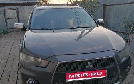 Mitsubishi Outlander III рестайлинг 3, 2011 год, 1 300 000 рублей, 2 фотография