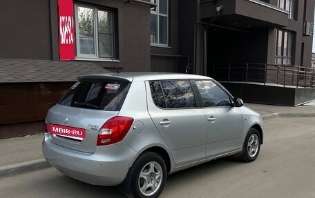 Skoda Fabia II, 2009 год, 305 000 рублей, 3 фотография