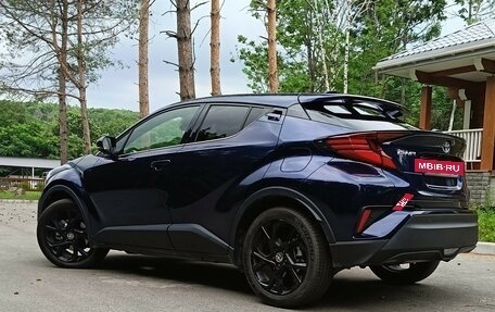 Toyota C-HR I рестайлинг, 2020 год, 2 600 000 рублей, 4 фотография