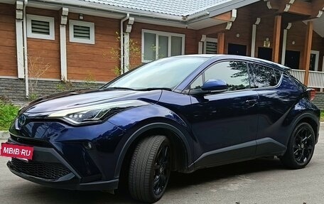 Toyota C-HR I рестайлинг, 2020 год, 2 600 000 рублей, 6 фотография