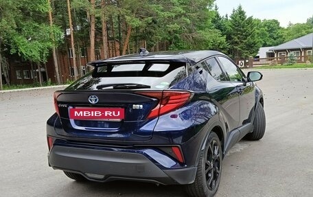 Toyota C-HR I рестайлинг, 2020 год, 2 600 000 рублей, 5 фотография