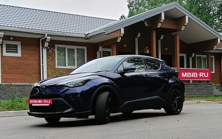 Toyota C-HR I рестайлинг, 2020 год, 2 600 000 рублей, 2 фотография