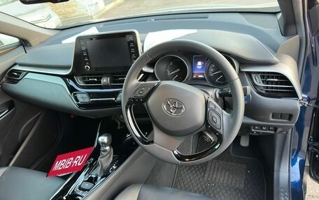 Toyota C-HR I рестайлинг, 2020 год, 2 600 000 рублей, 8 фотография