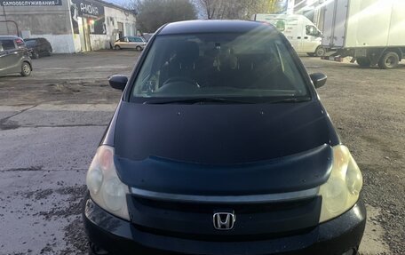 Honda Stream I рестайлинг, 2004 год, 550 000 рублей, 4 фотография