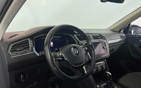 Volkswagen Tiguan II, 2018 год, 2 599 000 рублей, 10 фотография